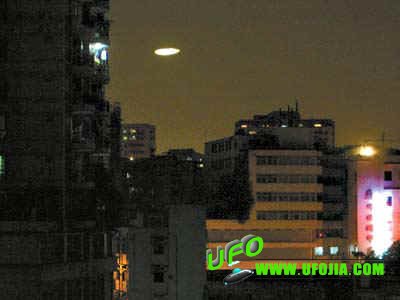 UFO掠过广州天空